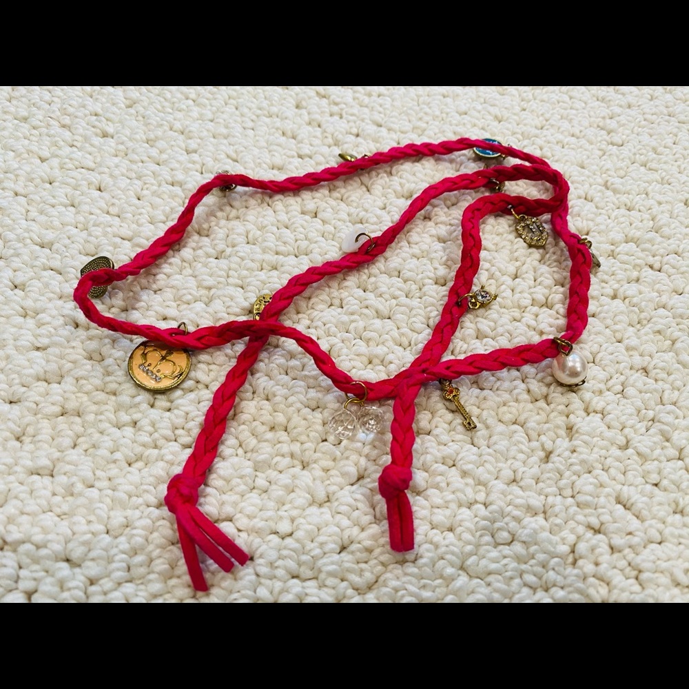 Bracelet / choker
